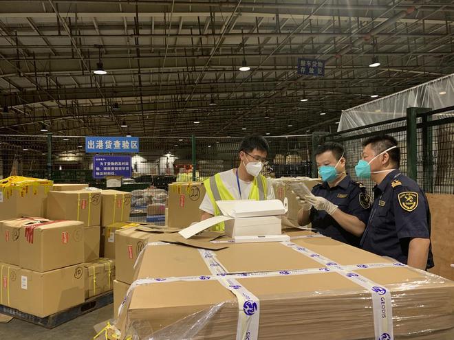 成都1-8月貨物貿(mào)易進出口總值突破5470億元，同比增長7.1%，國內(nèi)貿(mào)易代理業(yè)務(wù)助力穩(wěn)定增長
